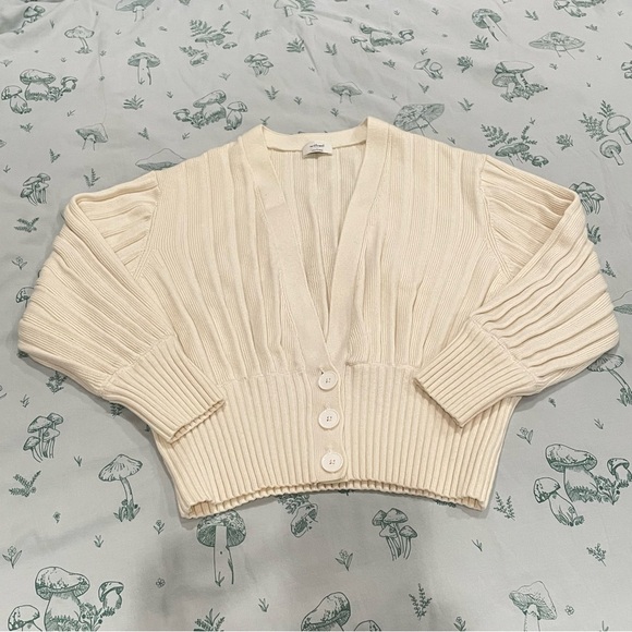 Aritzia Sweaters - Aritzia Wilfred Plunge Front Cardigan